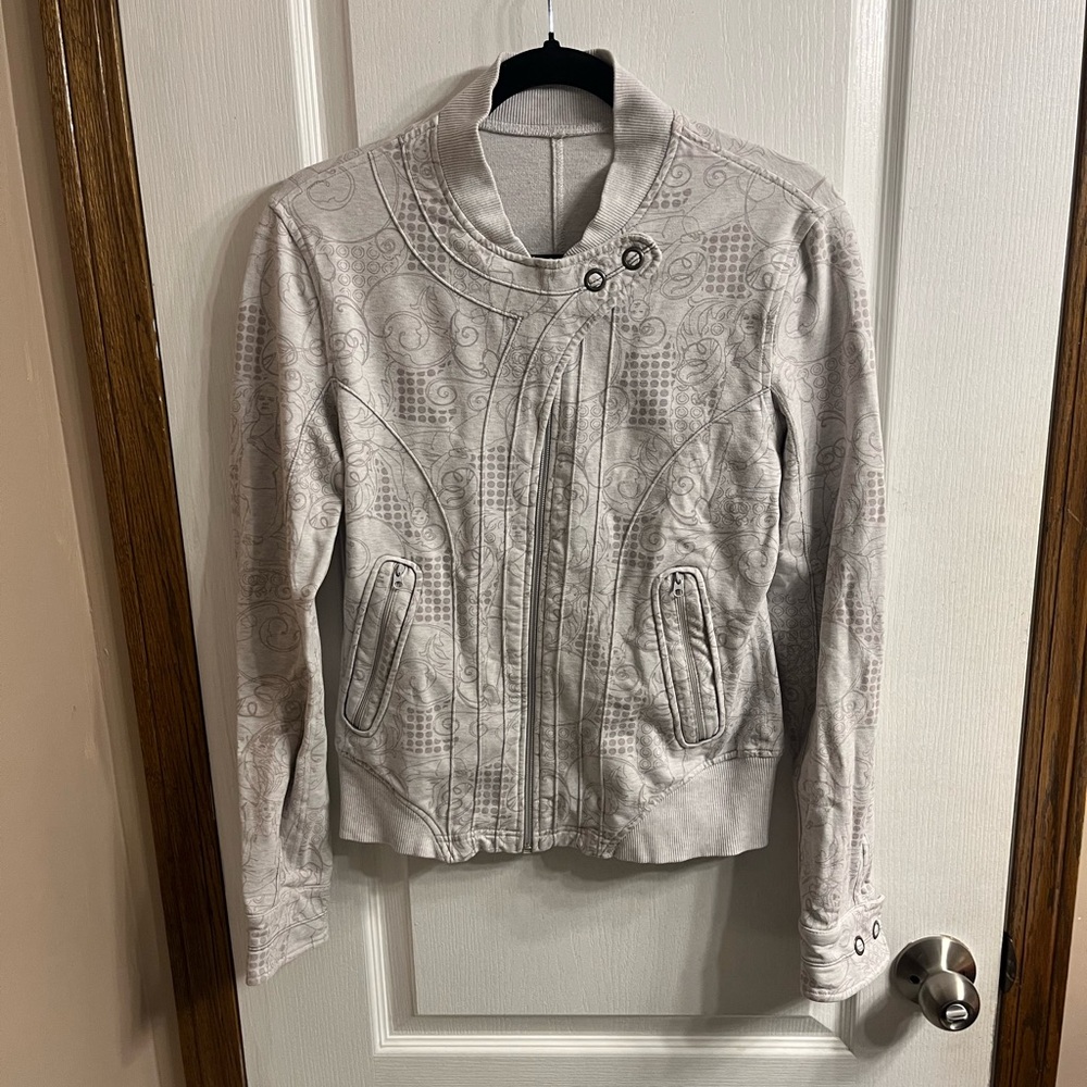 RARE Lululemon Yoga Poses Vines Zip Jacket Size 8
